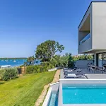 Stunning In * Μεντουλίν