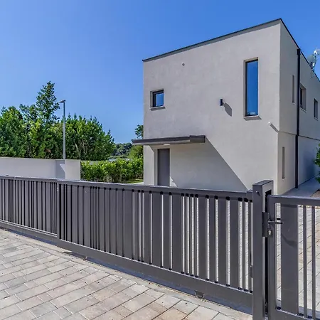 Holiday home Cozy In Medulin